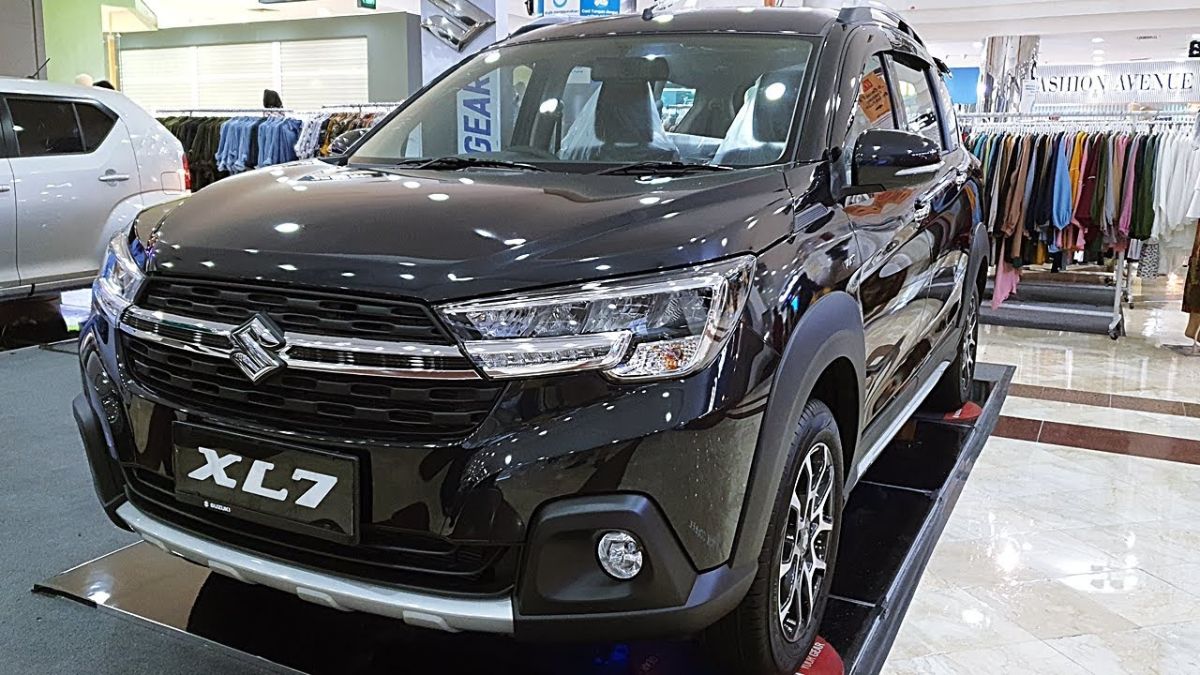 New Maruti XL7 Will Be Launched With 25Kmpl Mileage And Premium Interior, See Features